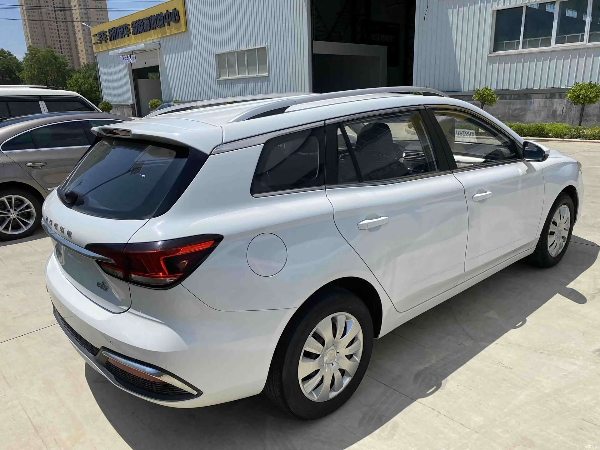Roewe Ei5, 2018 все фото