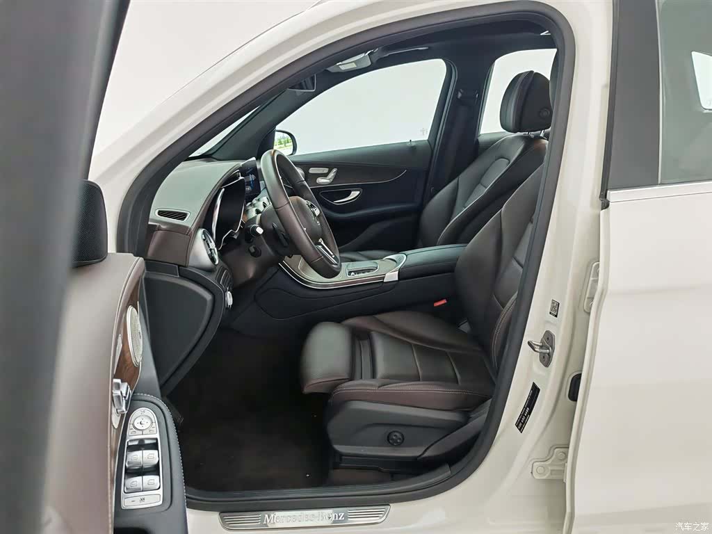 Mercedes-Benz GLC, 2023 10