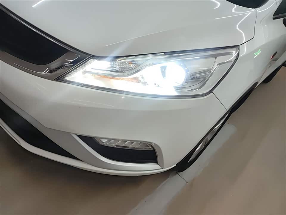 Geely Emgrand GS