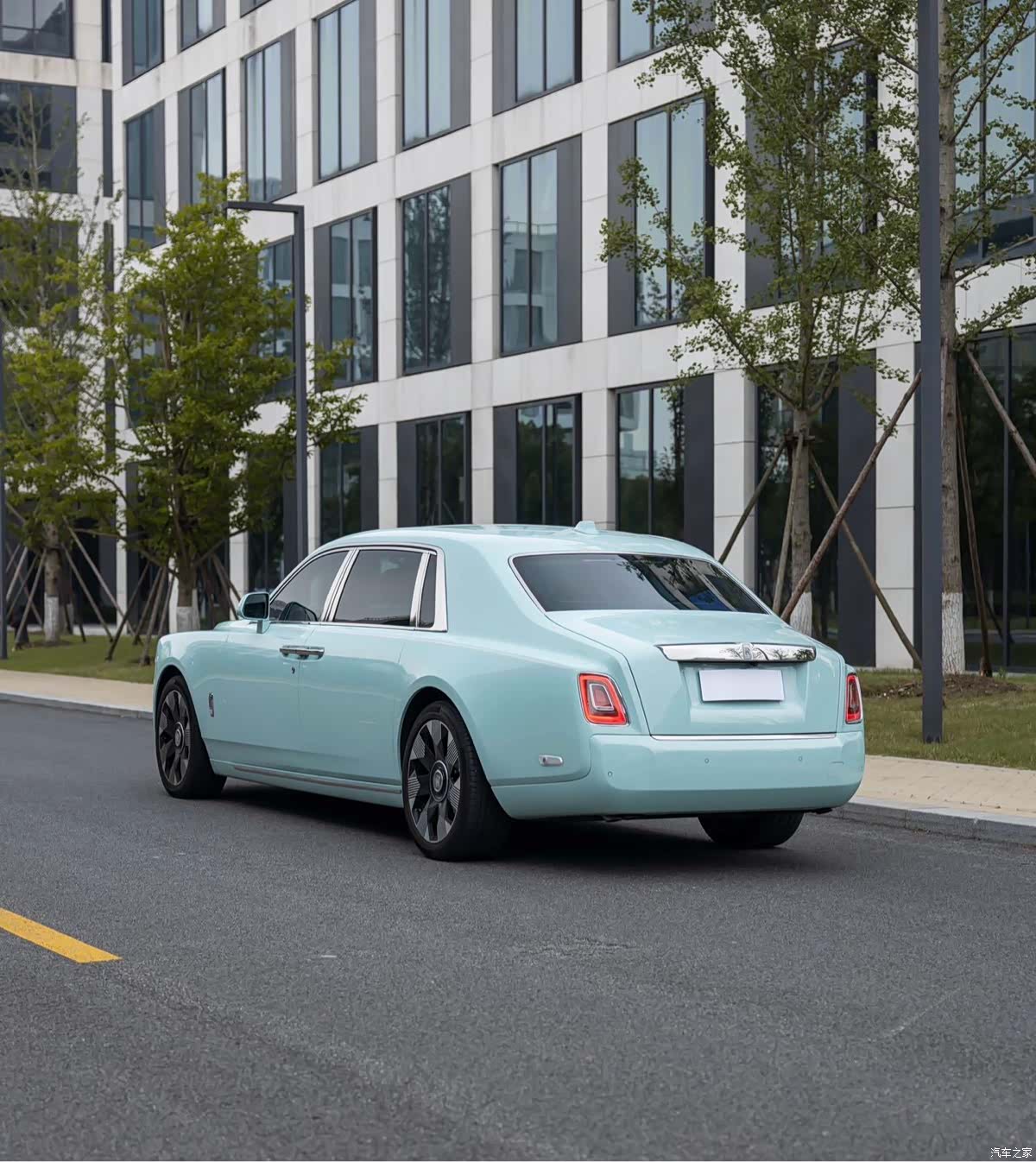 Rolls-Royce Phantom, 2024 6