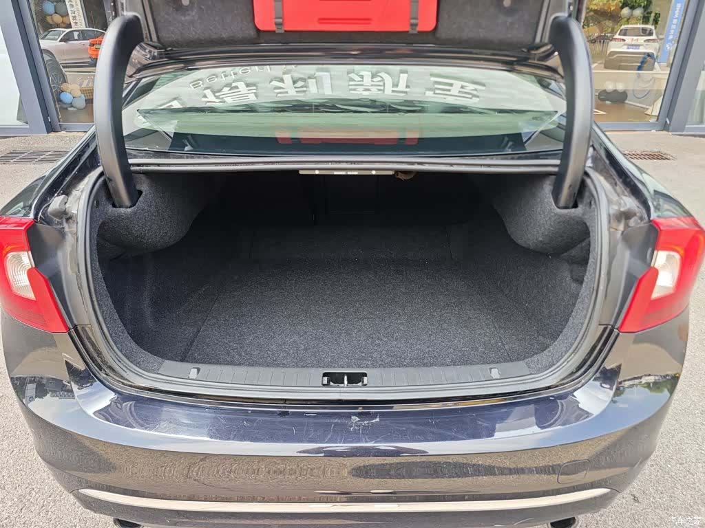 Volvo S60, 2015 10