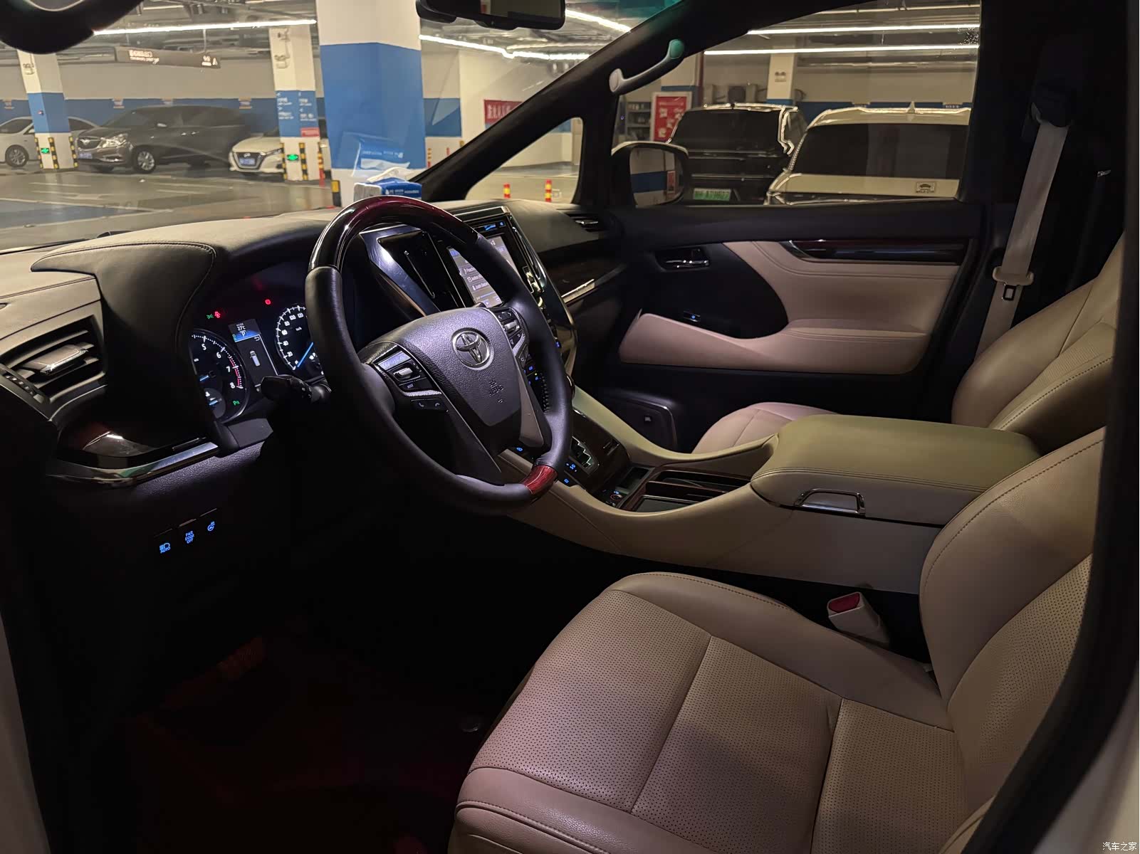 Toyota Alphard, 2017 7