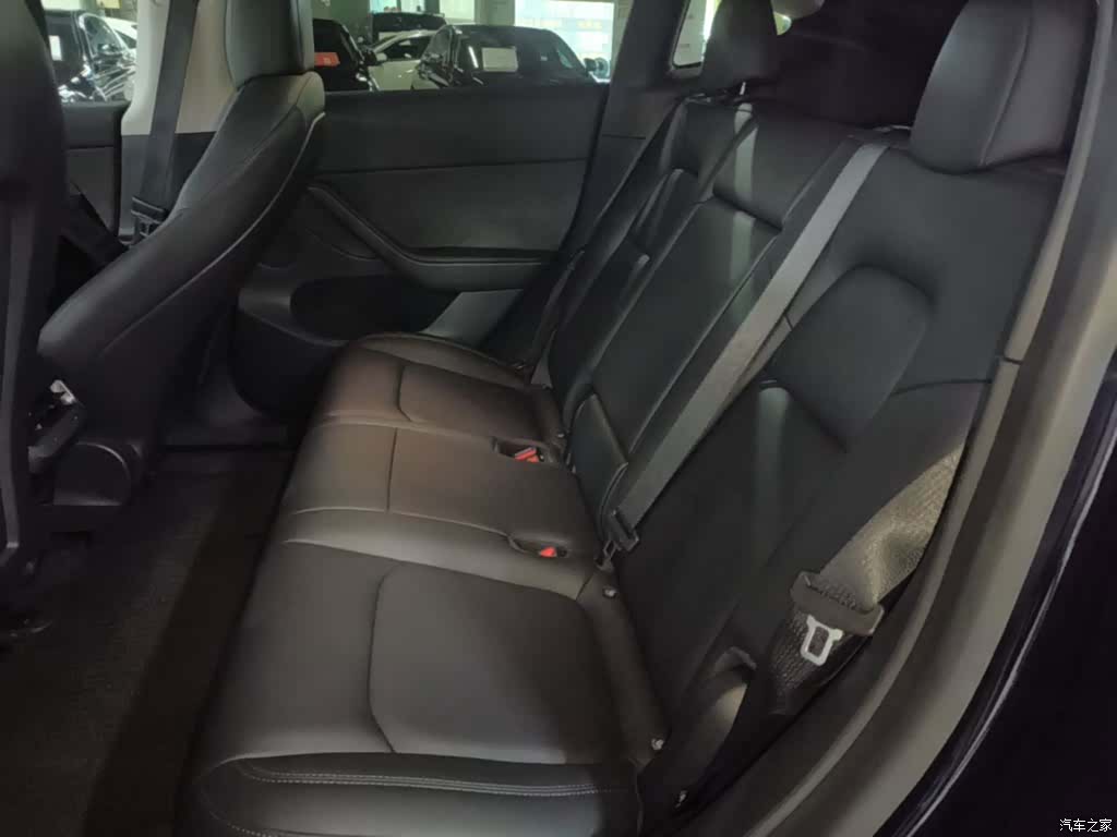 Tesla Model Y, 2021 17