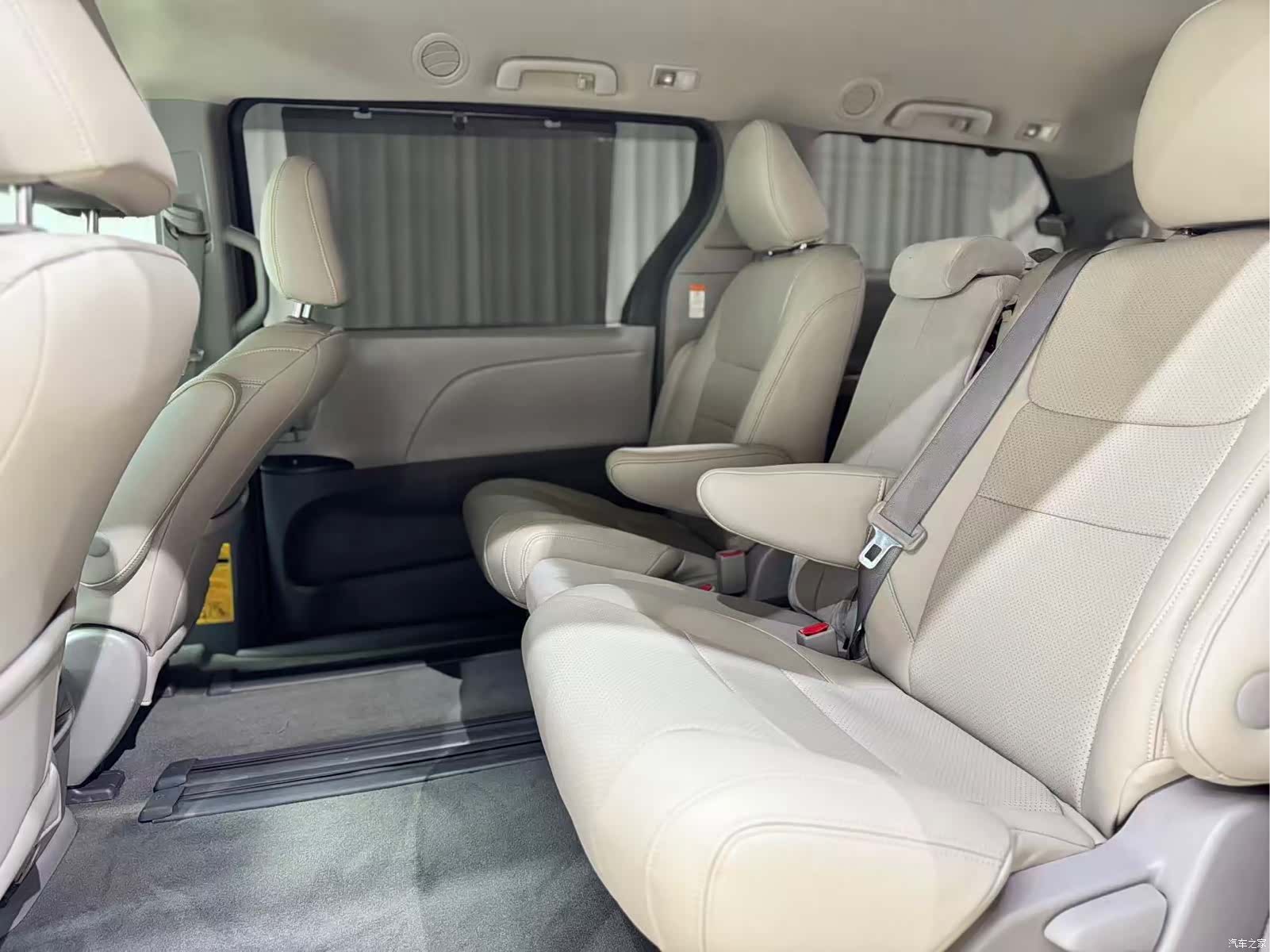 Toyota Sienna, 2015 6