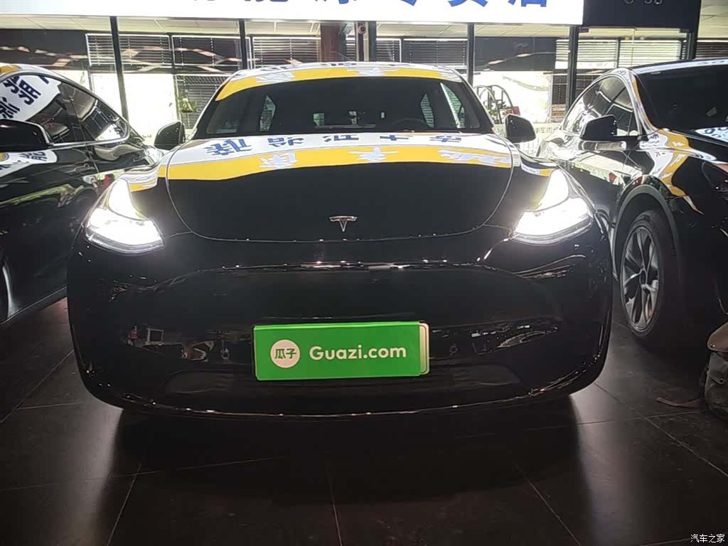 Tesla Model Y, 2022 3