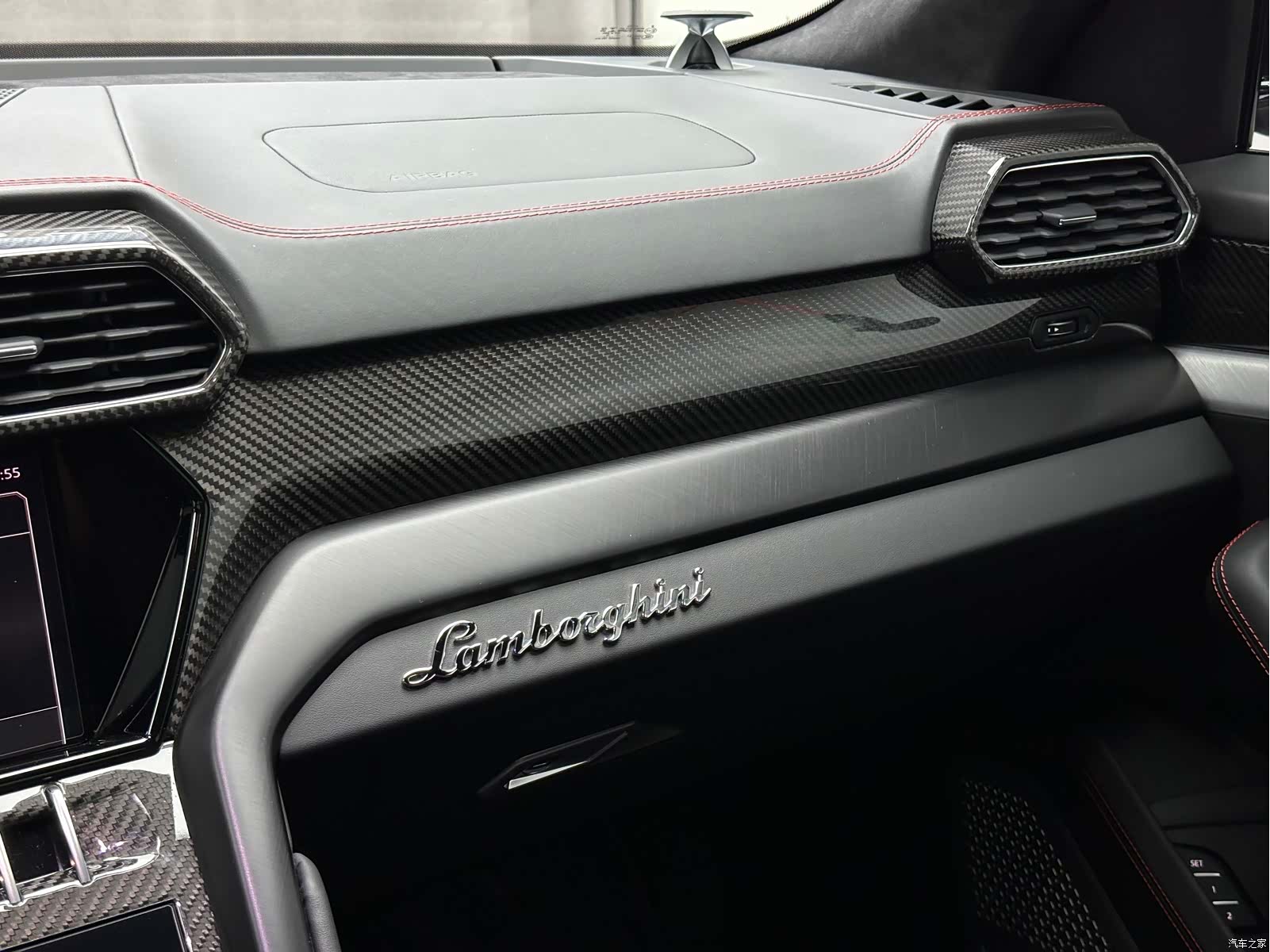 Lamborghini Urus, 2022 17