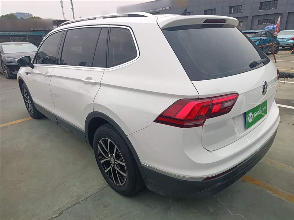 Volkswagen Tiguan L