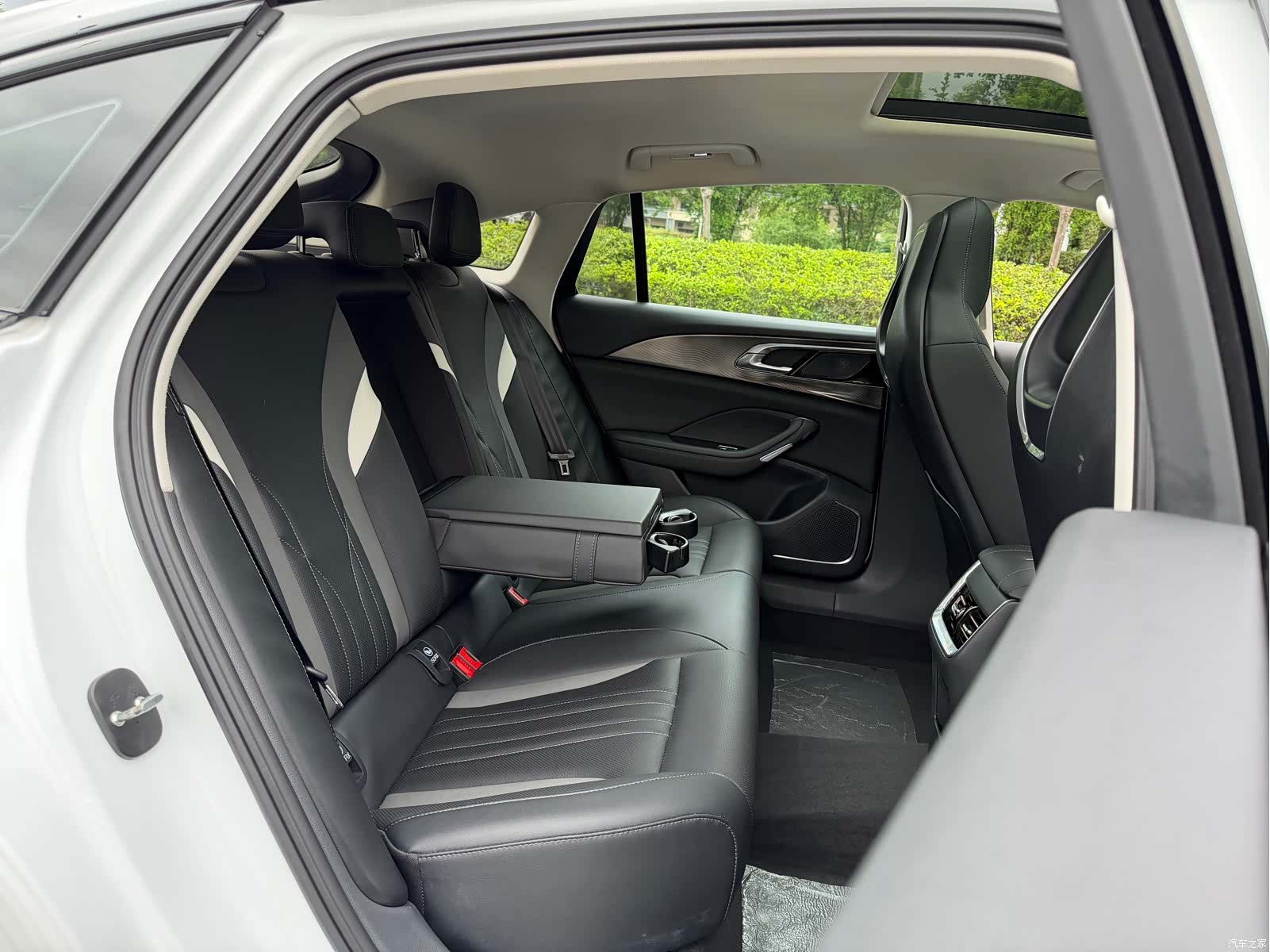 Hongqi H6, 2023 23