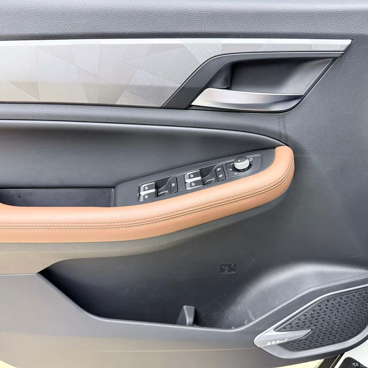 Geely X6, 2023 10