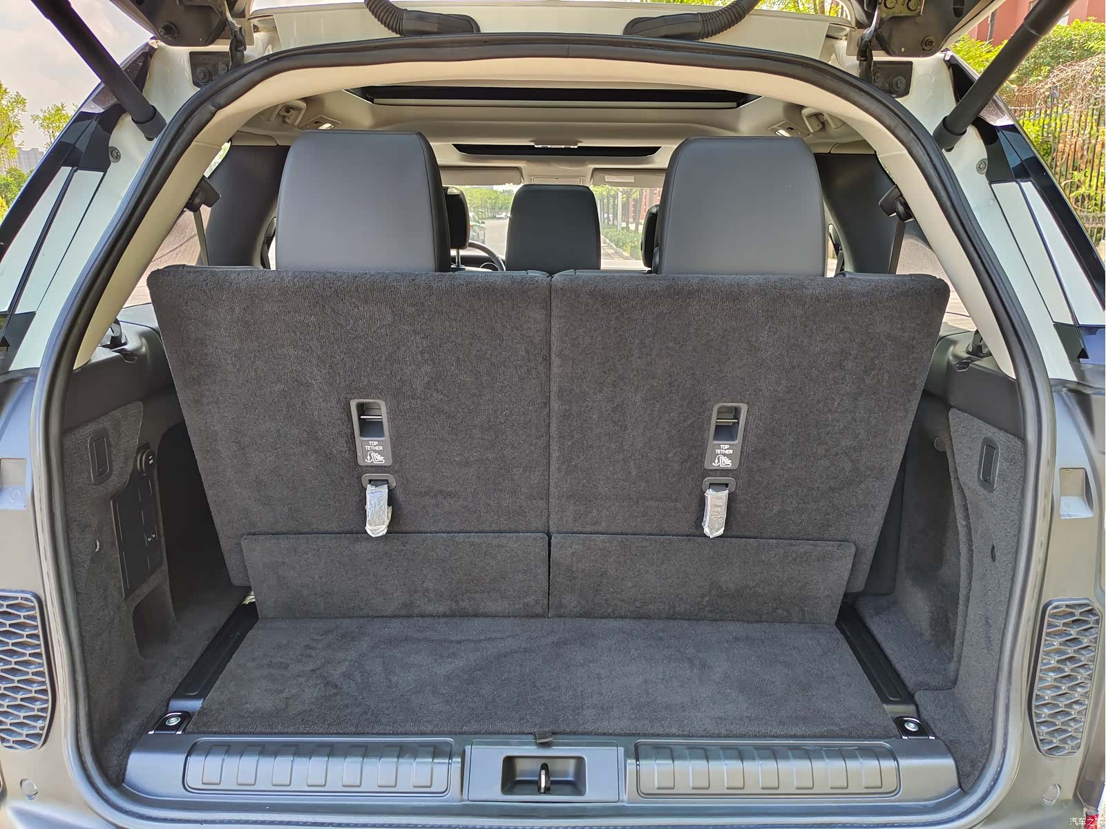 Land Rover Discovery, 2017 16