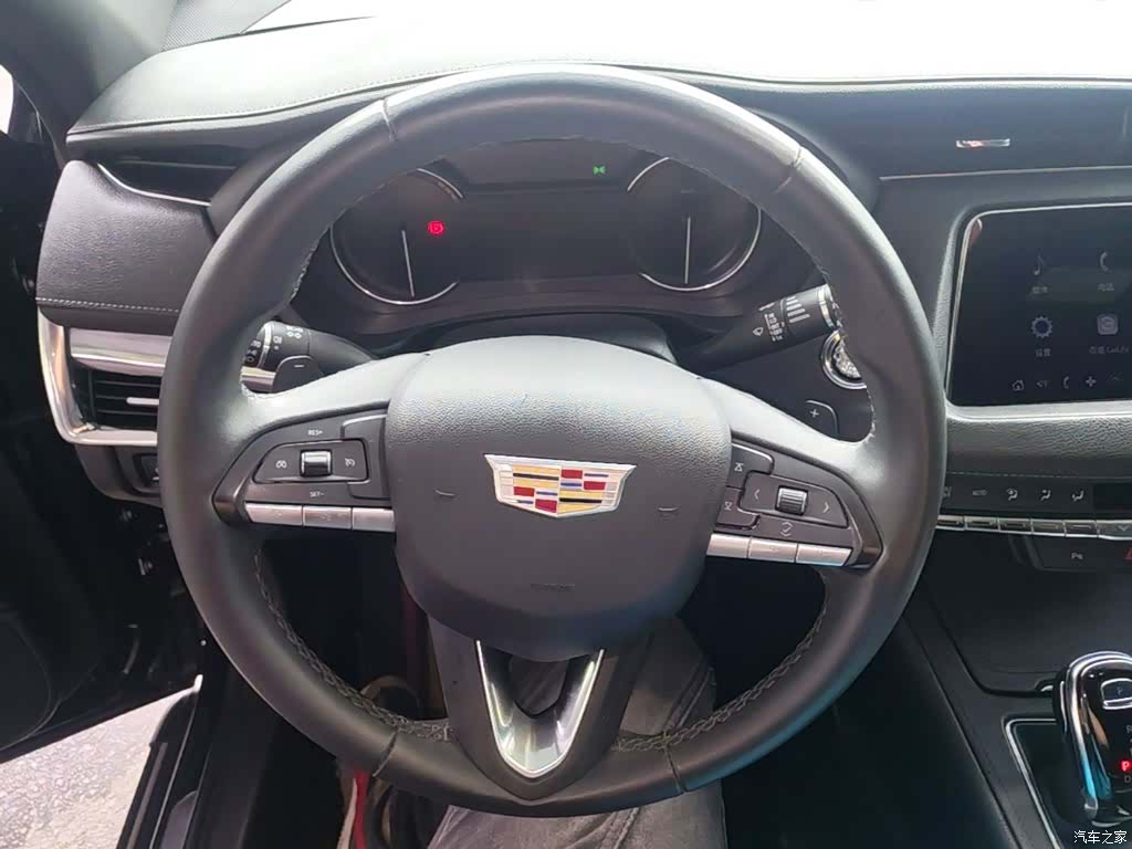 Cadillac XT4, 2021 11