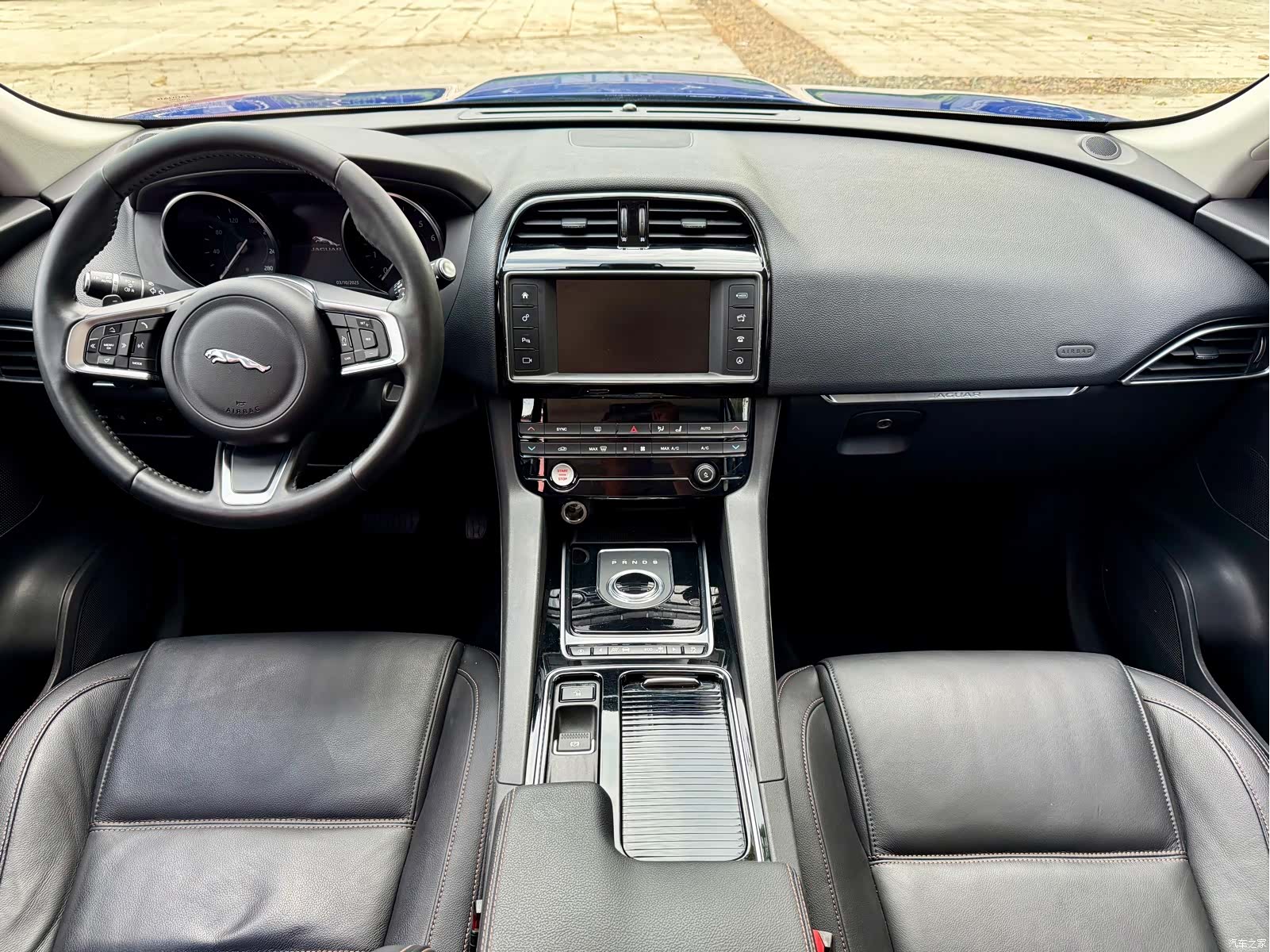 Jaguar F-PACE, 2018 9