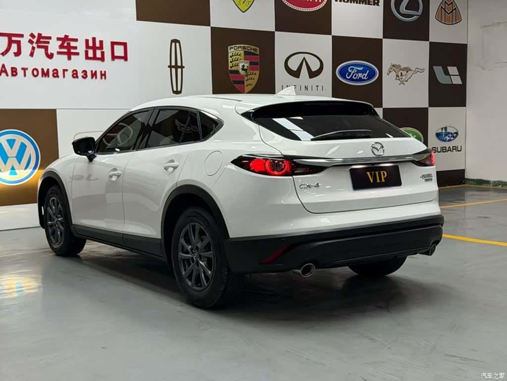 Mazda CX-4, 2023 4