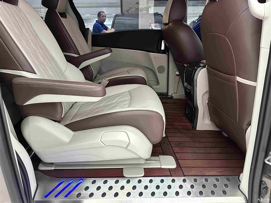 Buick GL8, 2023 11