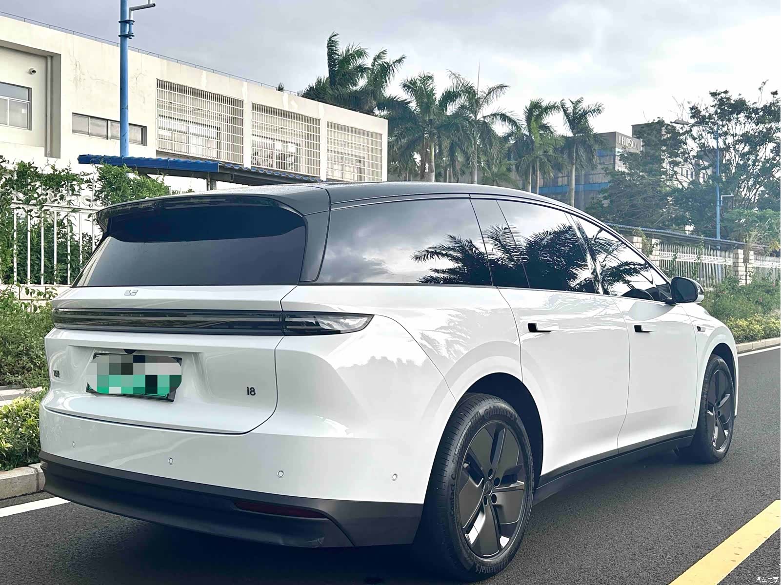 Li Auto i8, 2025 8
