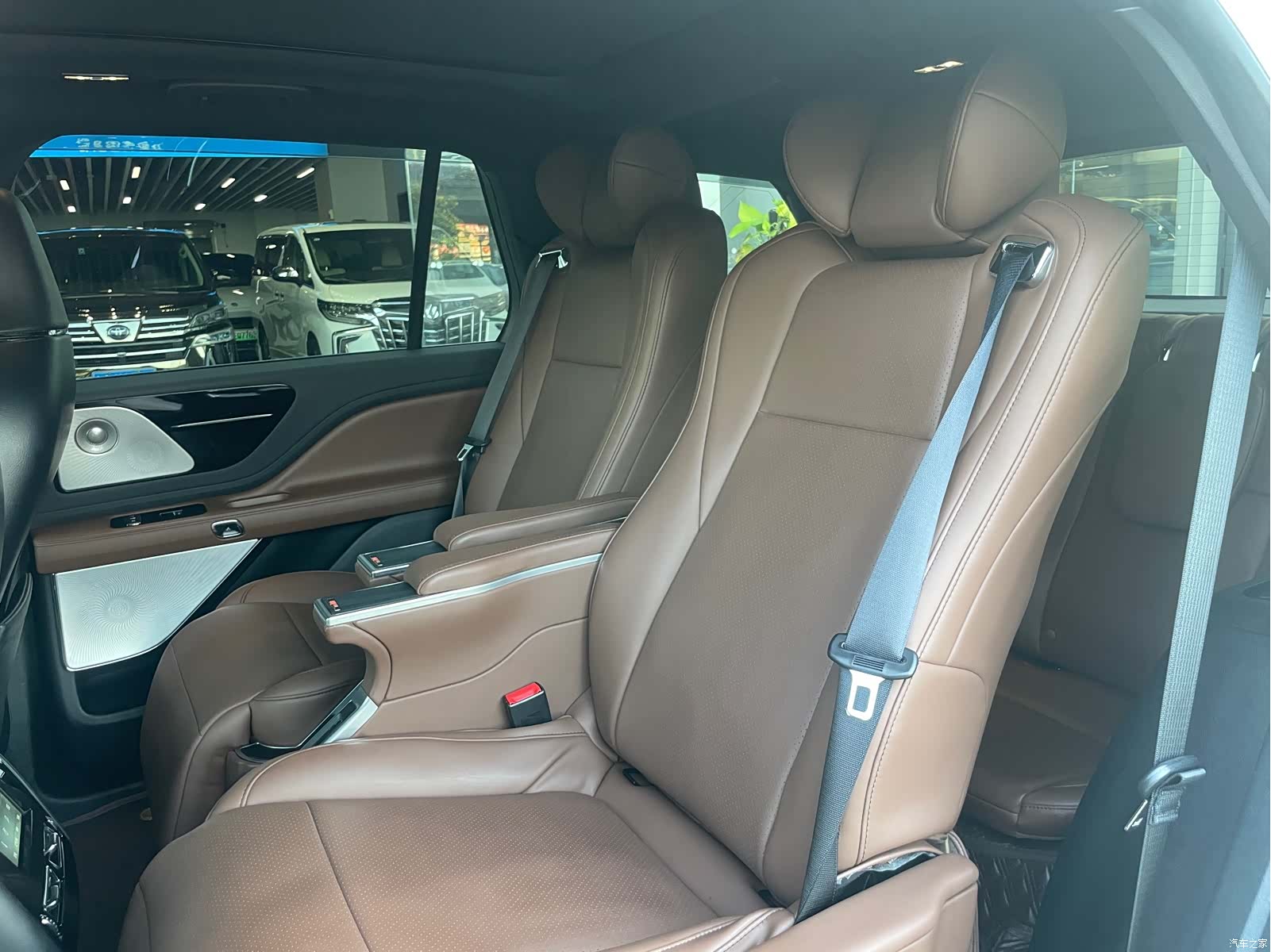 Lincoln Aviator, 2020 9