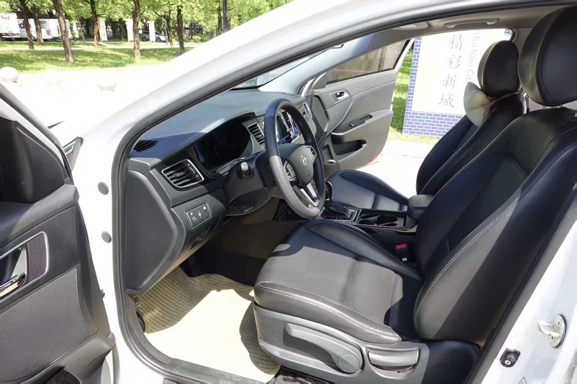 Hyundai GLS, 2015 15
