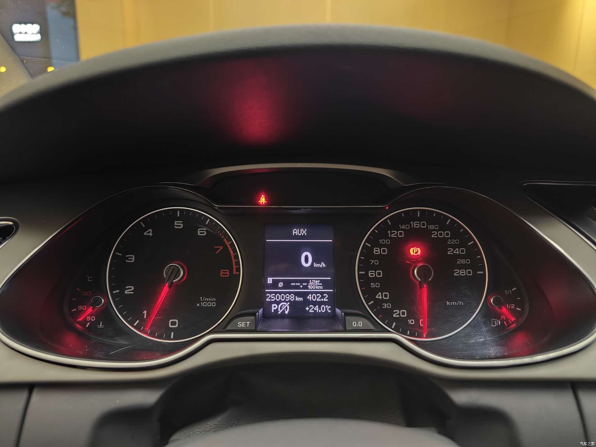 Audi A4L, 2014 33