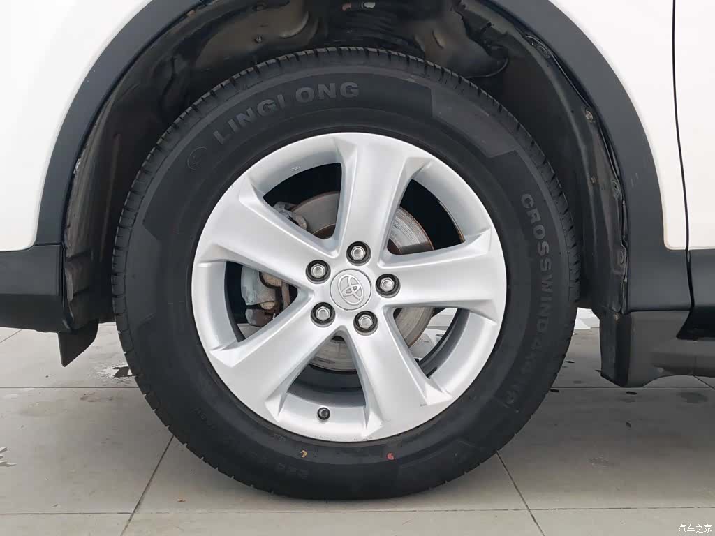 Toyota RAV4, 2014 17