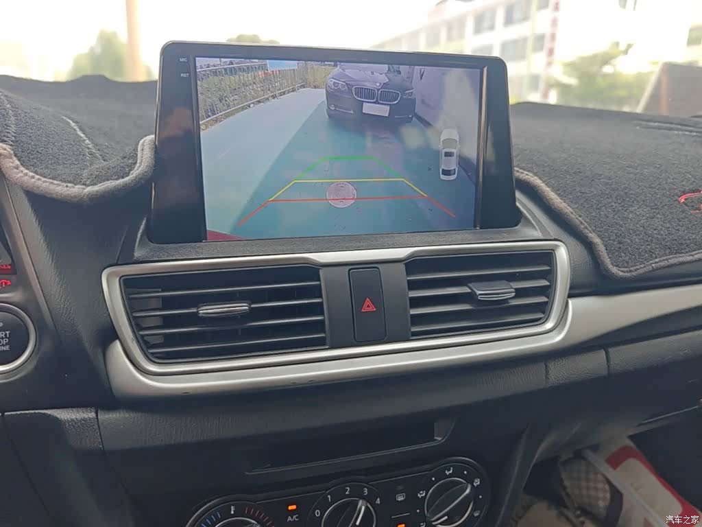 Mazda Mazda3, 2018 13