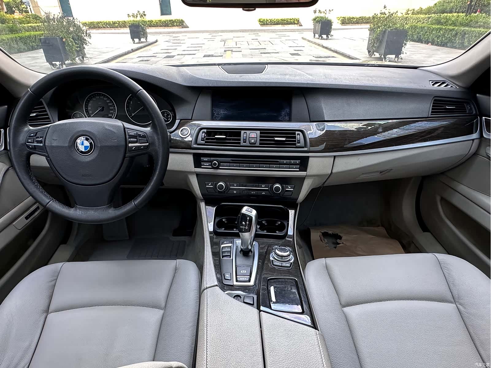 BMW 5 Series, 2012 9