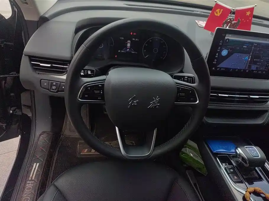 Hongqi E-QM5