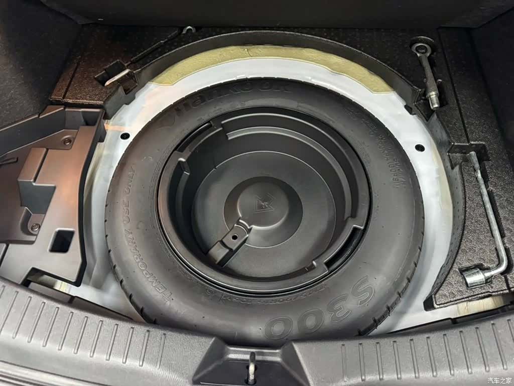 Mazda CX-4, 2023 18