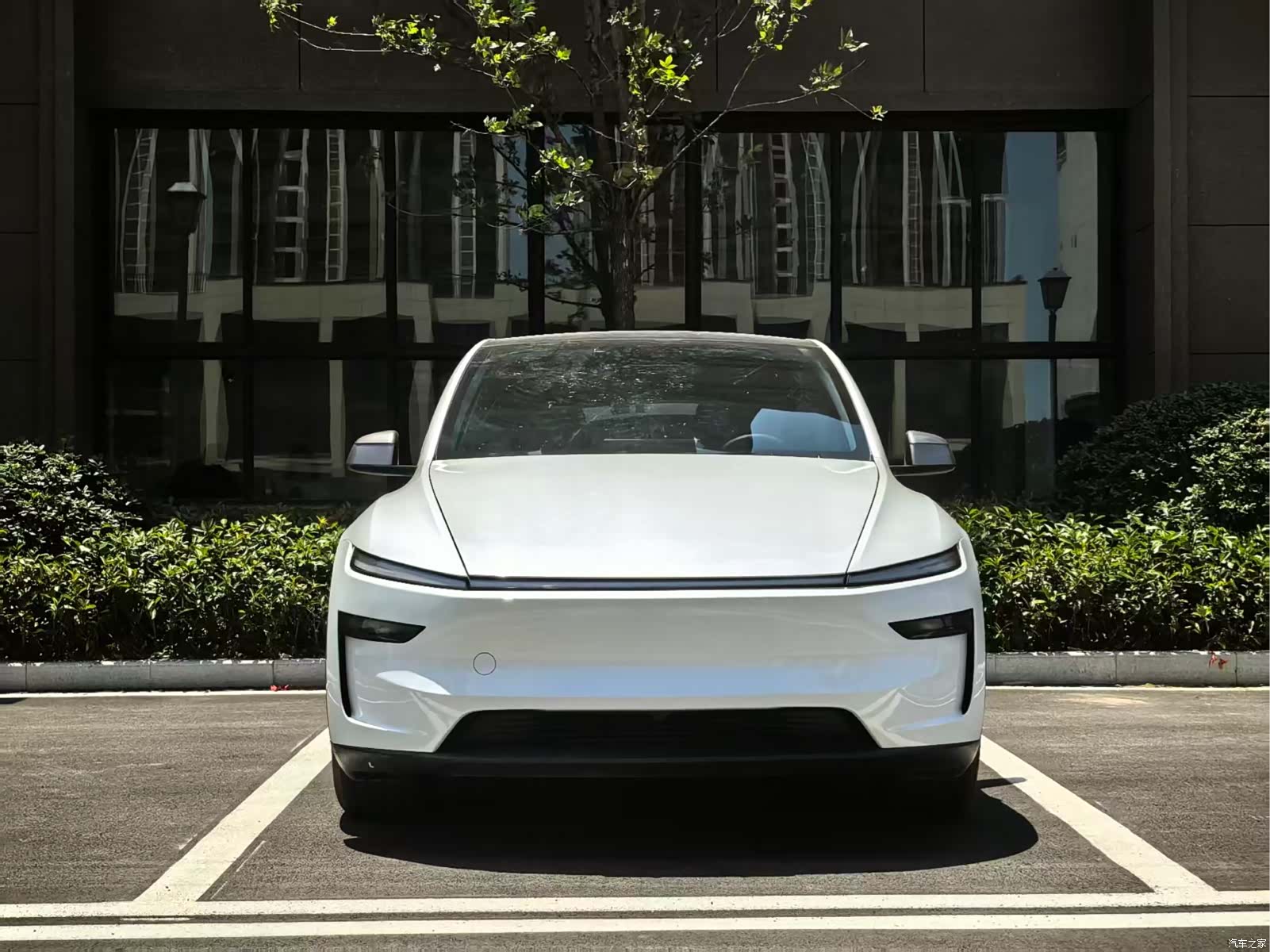 Tesla Model Y, 2025 2