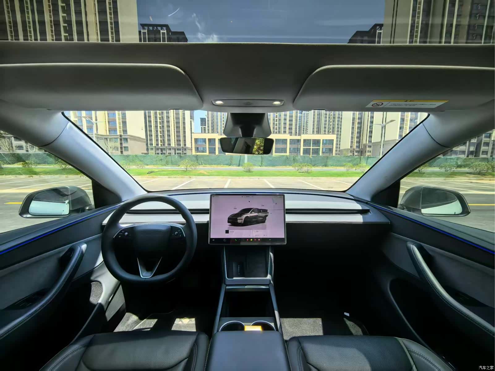 Tesla Model Y, 2025 4