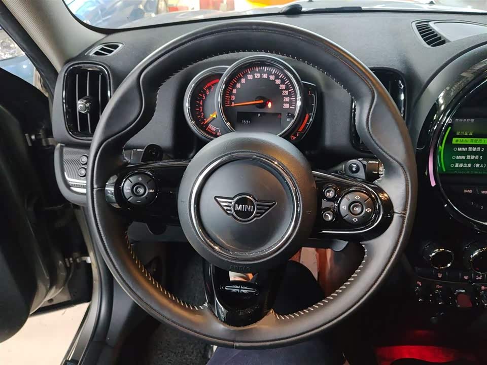 MINI COUNTRYMAN
