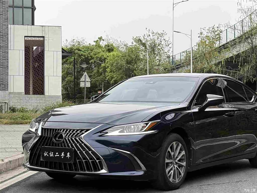 Lexus ES, 2023 14