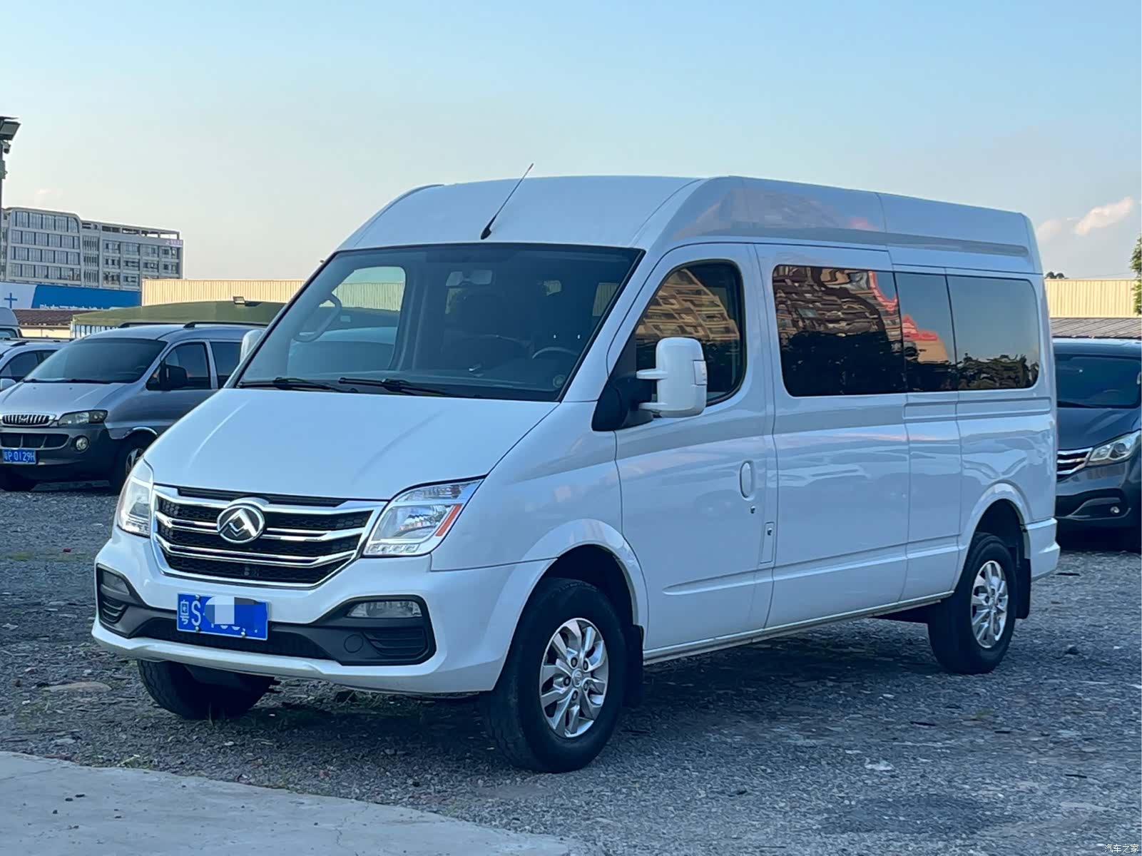 Maxus V80, 2023 1