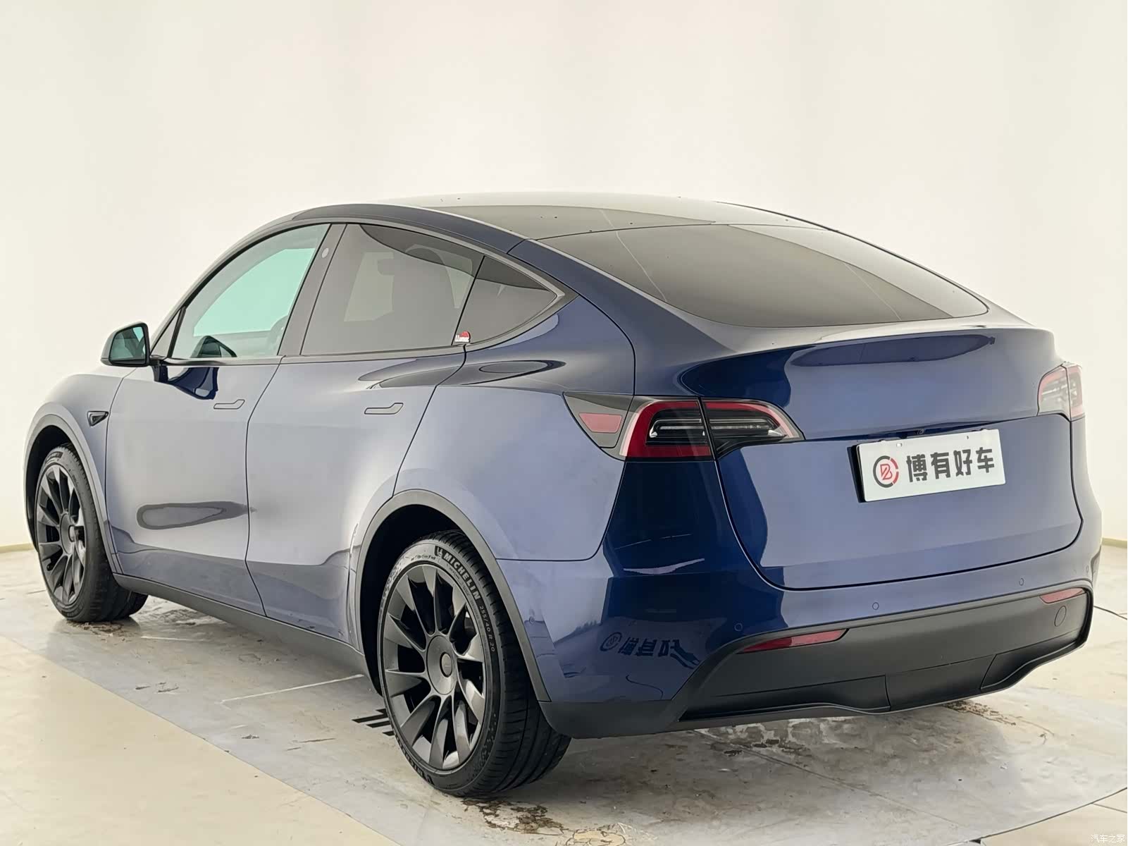 Tesla Model Y, 2023 12