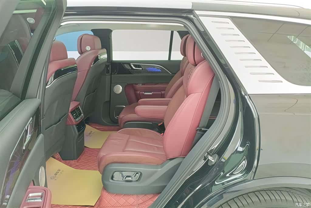 Hongqi E-HS9, 2023 11