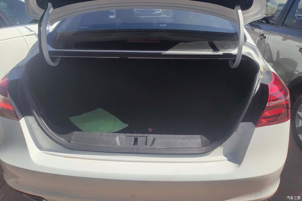 Geely Emgrand, 2018 4
