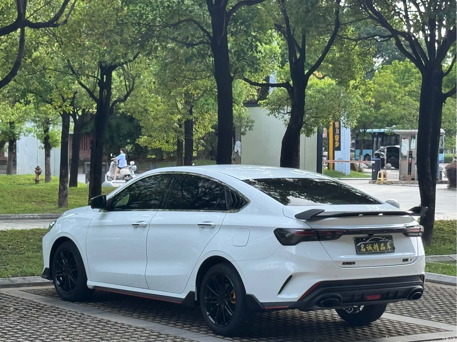 Geely Binray, 2023 16