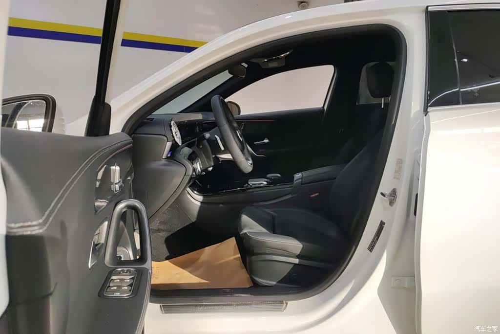 Mercedes-Benz A-Class, 2023 9
