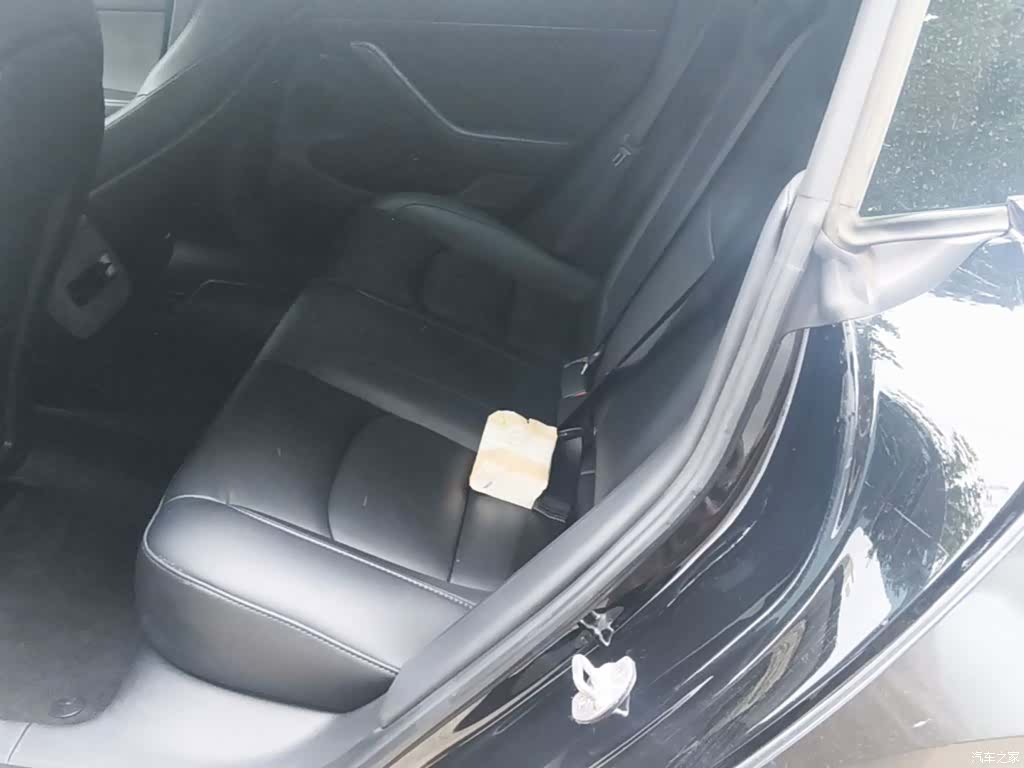 Tesla Model 3, 2022 13