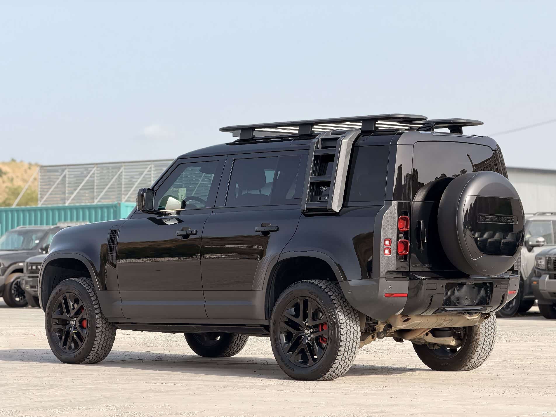 Land Rover Defender, 2021 все фото