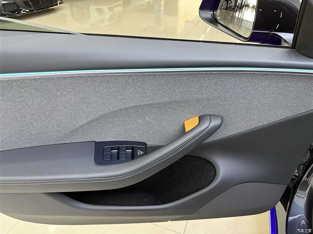Tesla Model 3, 2025 9