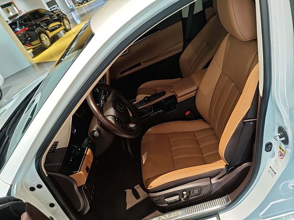 Lexus ES, 2018 15
