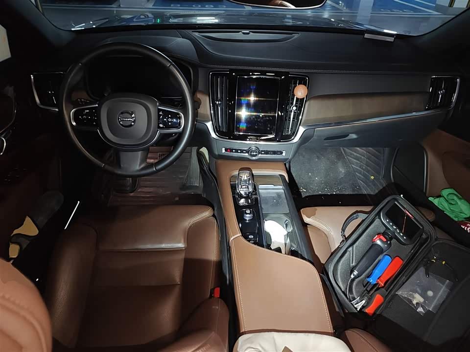 Volvo S90