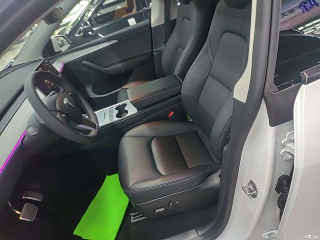 Tesla Model Y, 2024 15