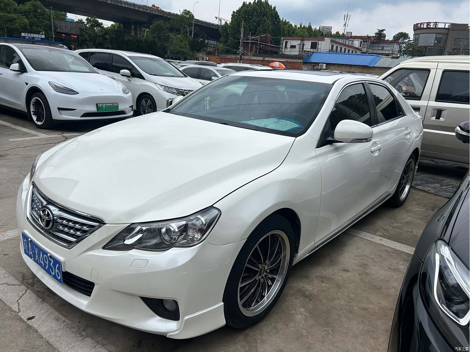 Toyota 2.5V, 2013 2