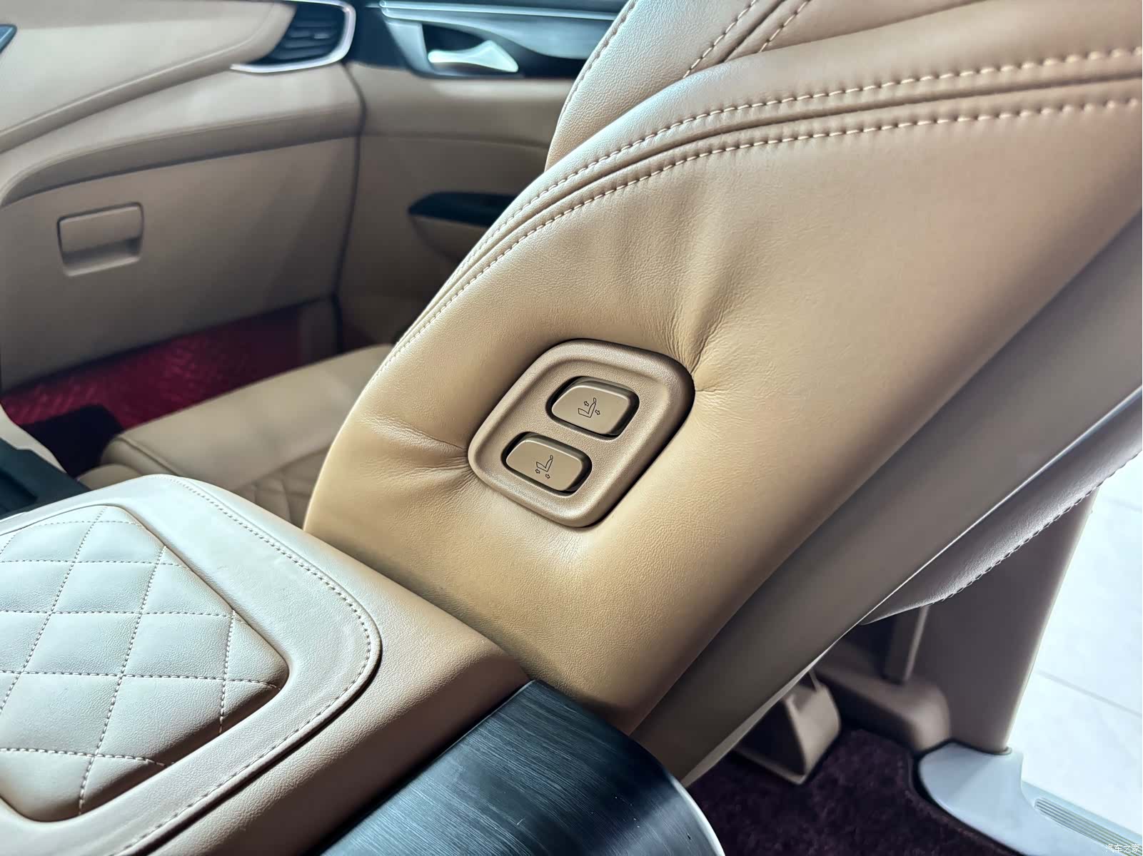 Buick GL8, 2020 13
