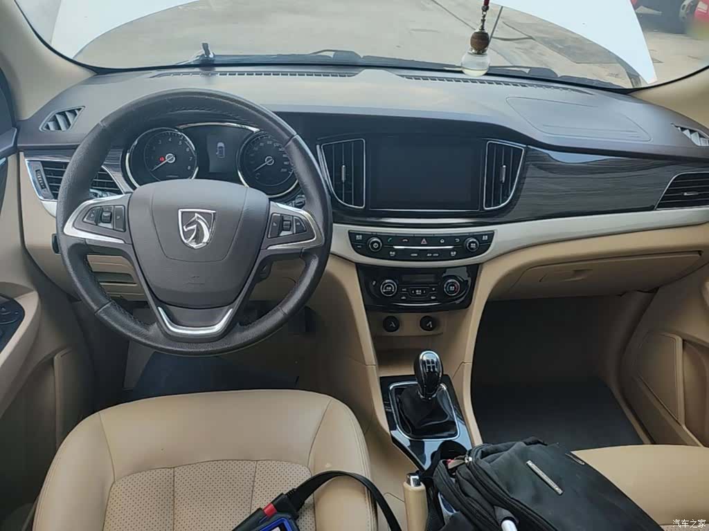 Wuling 730, 2016 10