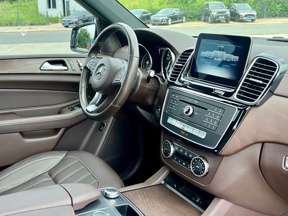 Mercedes-Benz GLE Mercedes-Benz GLE