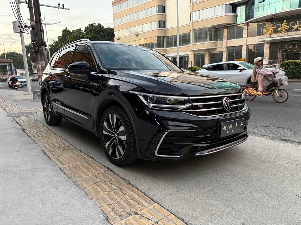 Volkswagen Tiguan L