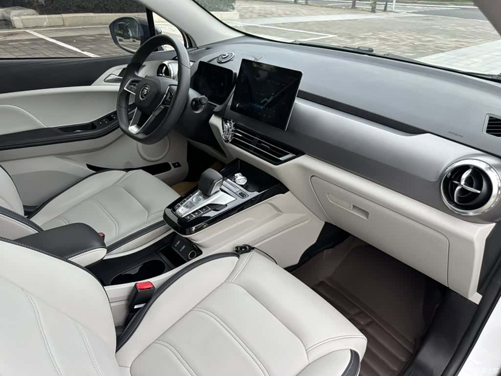 BYD Yuan, 2021 13