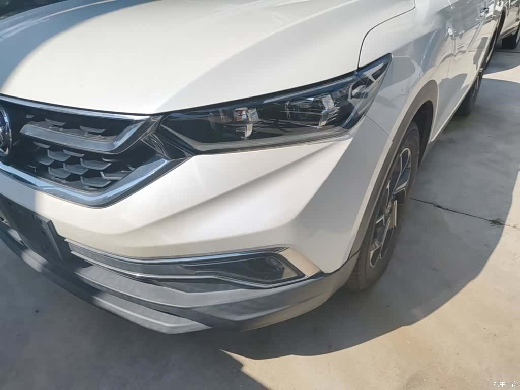 DongFeng AX7, 2018 24